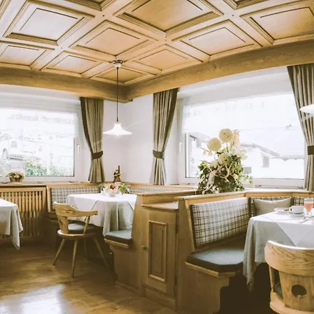 Hotel Garni Le Santa Cristina Val Gardena